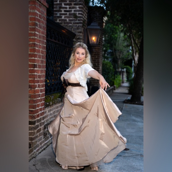 Ballgown size 14 - Picture 11 of 12